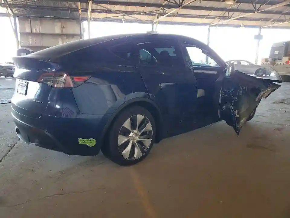 7SAYGAEE0PF682627 2023 TESLA MODEL Y-2