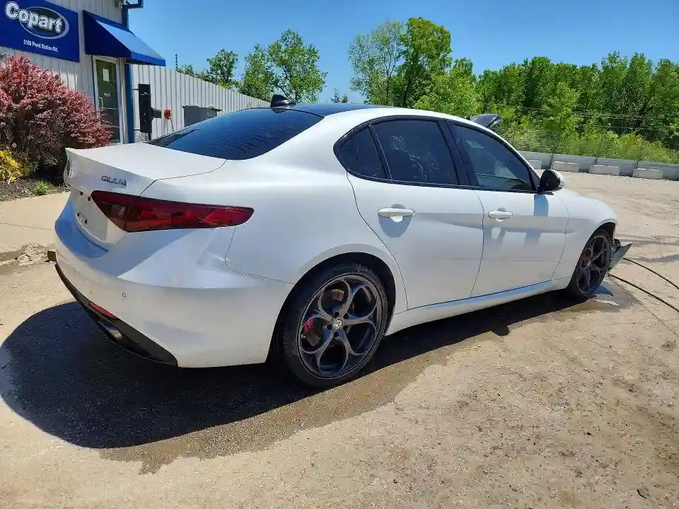 ZARFAEEN5H7560324 2017 ALFA ROMEO GIULIA-2