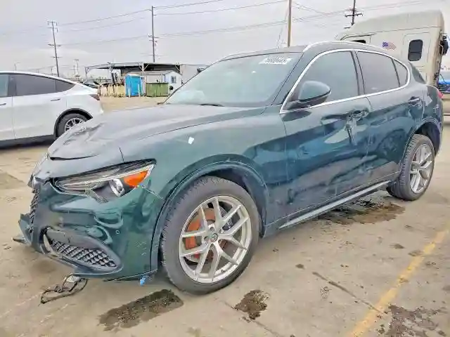 ZASPAKBN1M7D03986 2021 ALFA ROMEO STELVIO-0