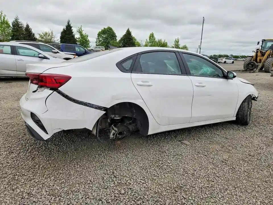 3KPF24AD8PE650872 2023 KIA FORTE LXS-2