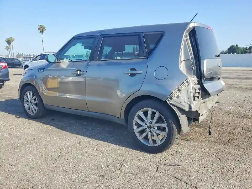 KNDJP3A50J7541652 2018 KIA SOUL-1