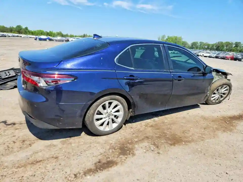 4T1C11AK1NU657644 2022 TOYOTA CAMRY-2