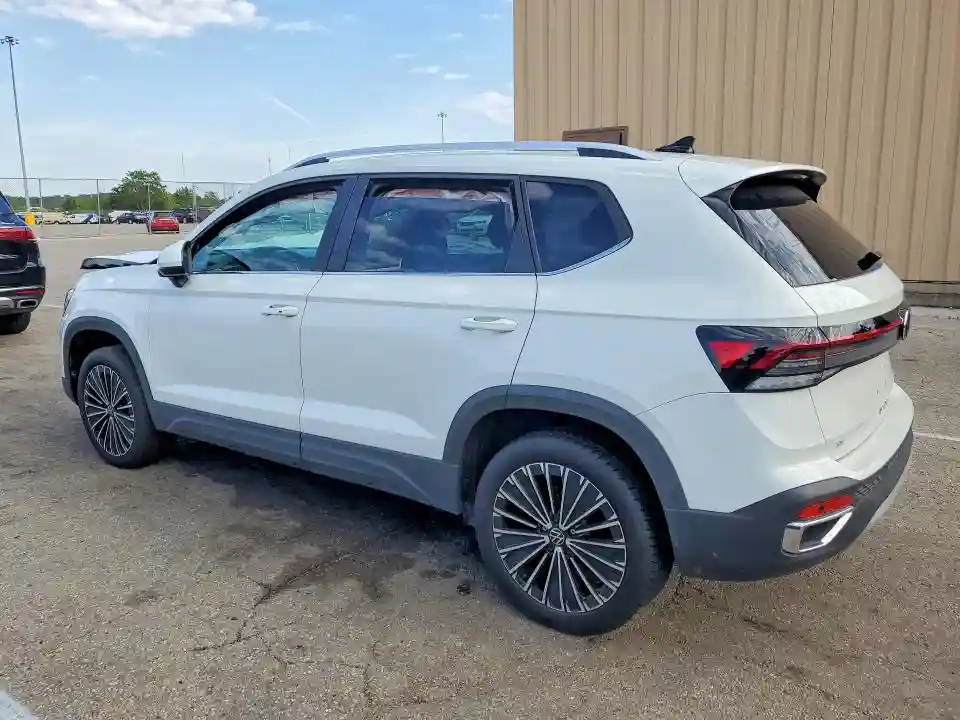 3VVEC7B24SM065102 2025 VOLKSWAGEN TAOS SE-1