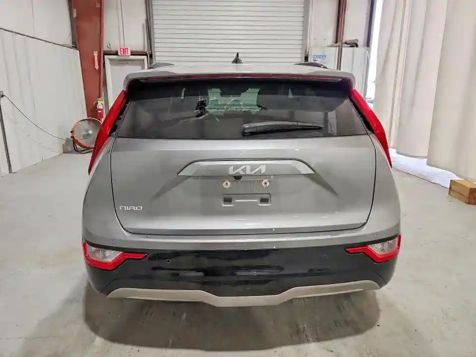 KNDCR3L14P5046260 2023 KIA NIRO-5