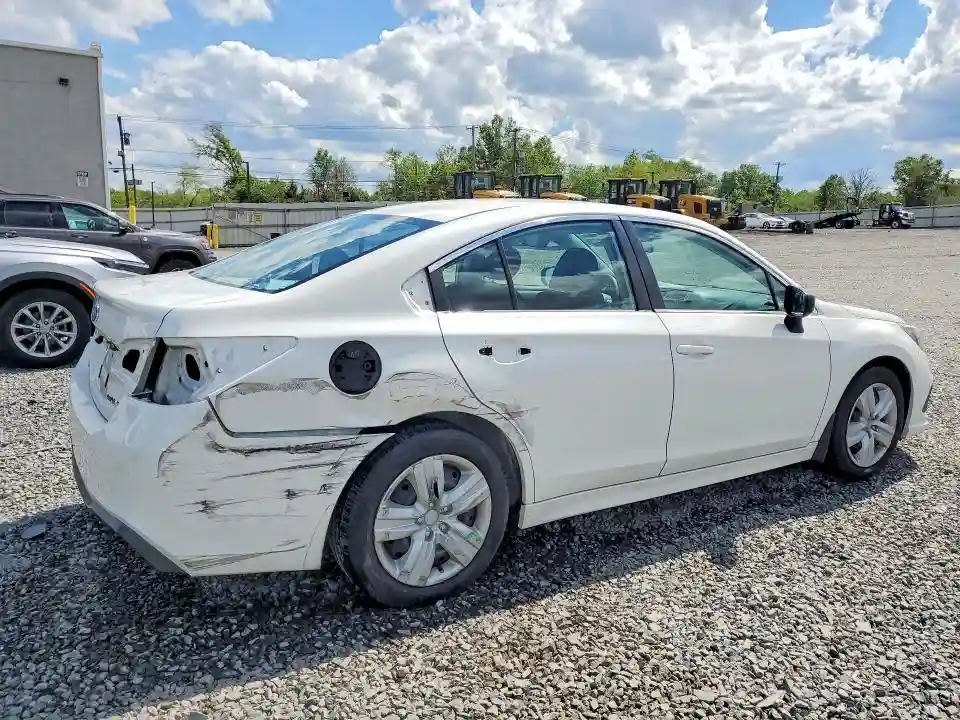 4S3BNAA67J3028106 2018 SUBARU LEGACY-2