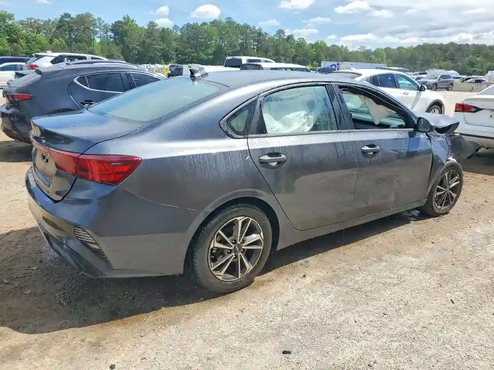 3KPF24AD5RE740595 2024 KIA FORTE LXS-2