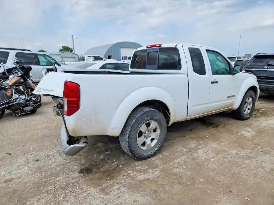 5Z62D0CT2AC429354 2010 SUZUKI EQUATOR BA-2