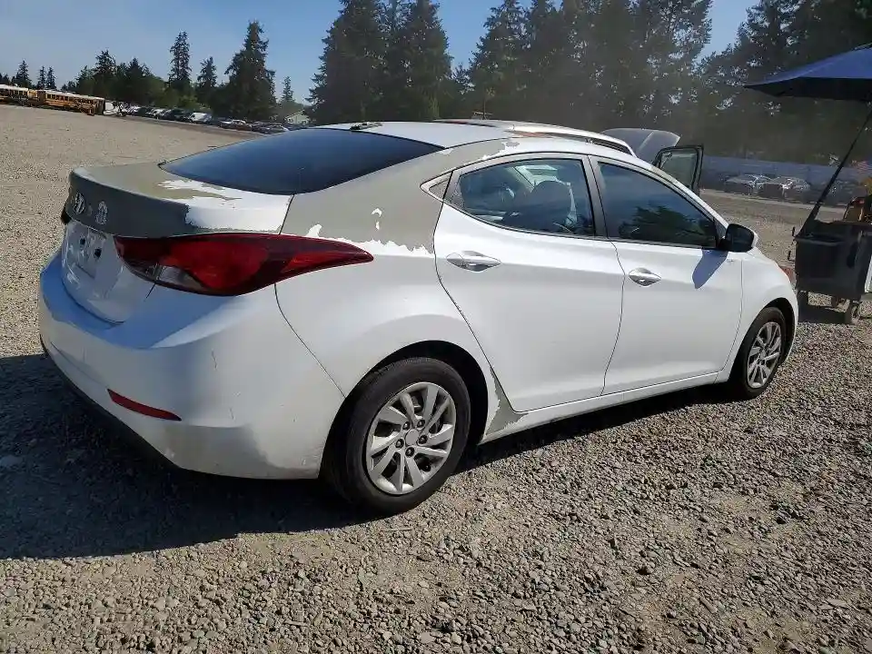 5NPDH4AE0GH776427 2016 HYUNDAI ELANTRA-2