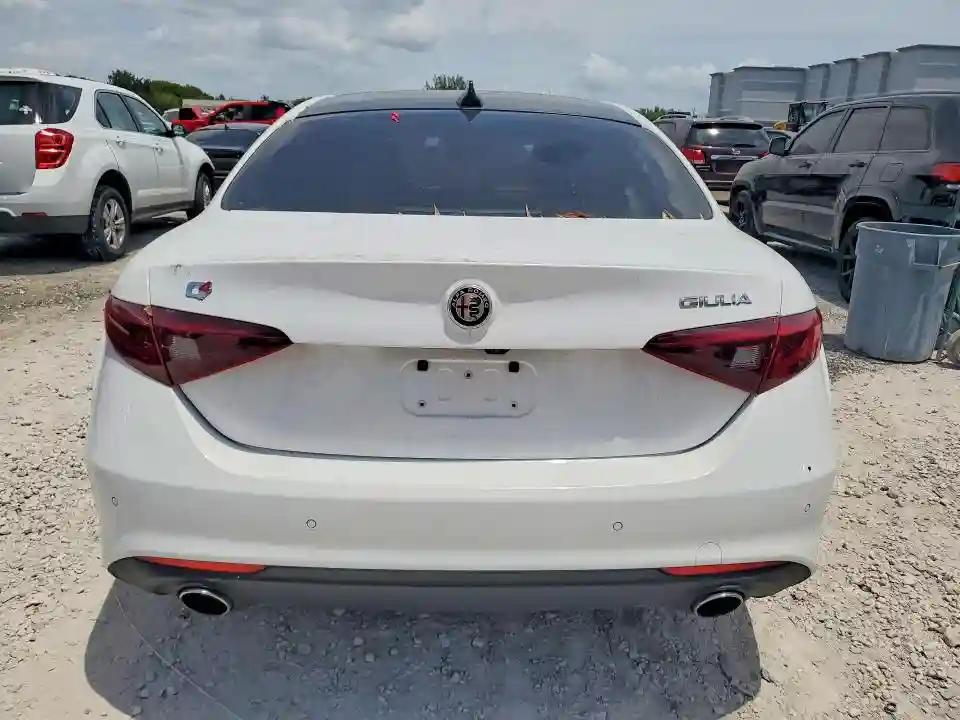 ZARFAEDN8H7550355 2017 ALFA ROMEO GIULIA-5
