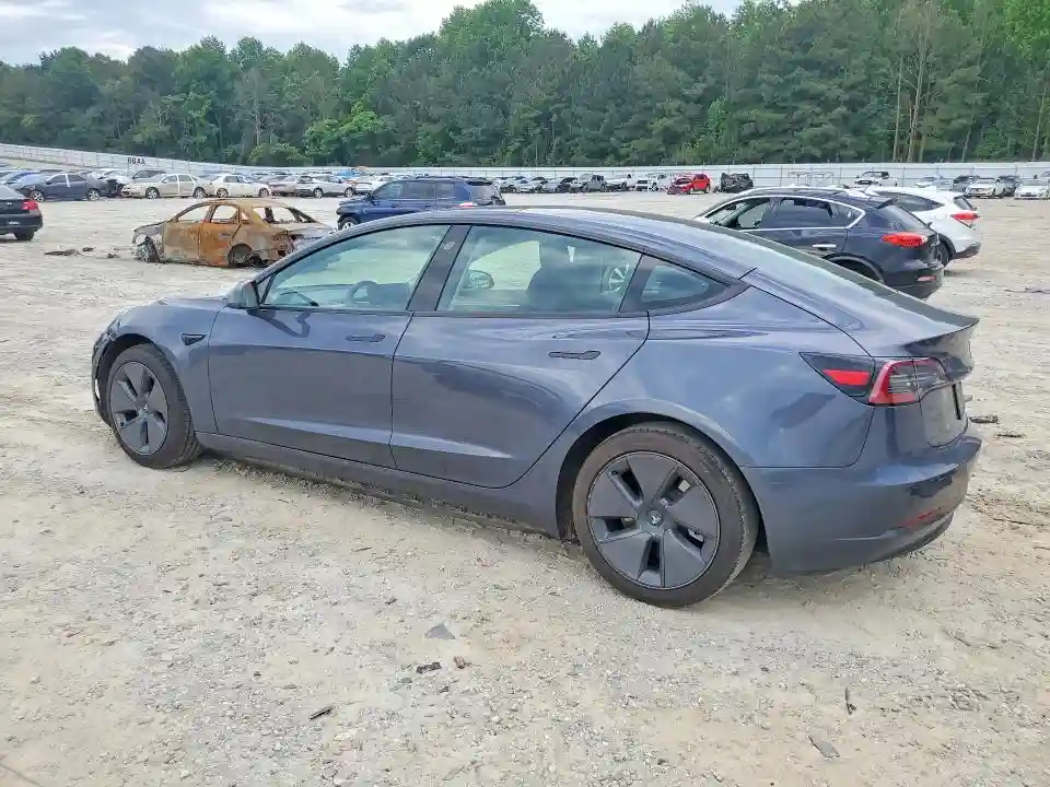 5YJ3E1EA2PF464473 2023 TESLA MODEL 3-1