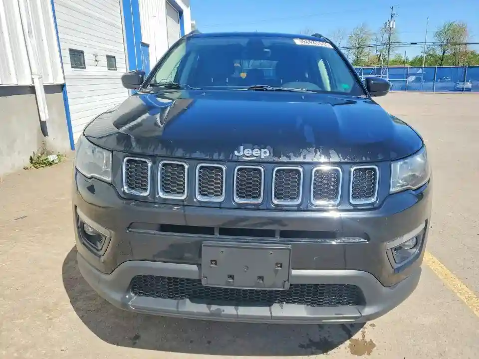 3C4NJDBB4JT145670 2018 JEEP COMPASS-4