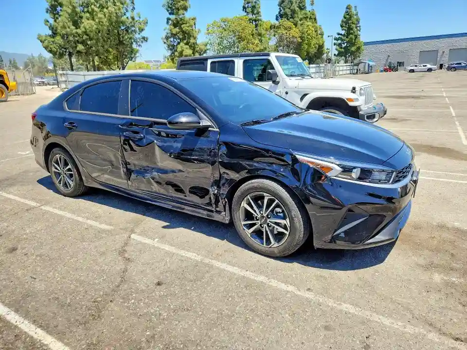 3KPF24ADXRE782342 2024 KIA FORTE LXS-3