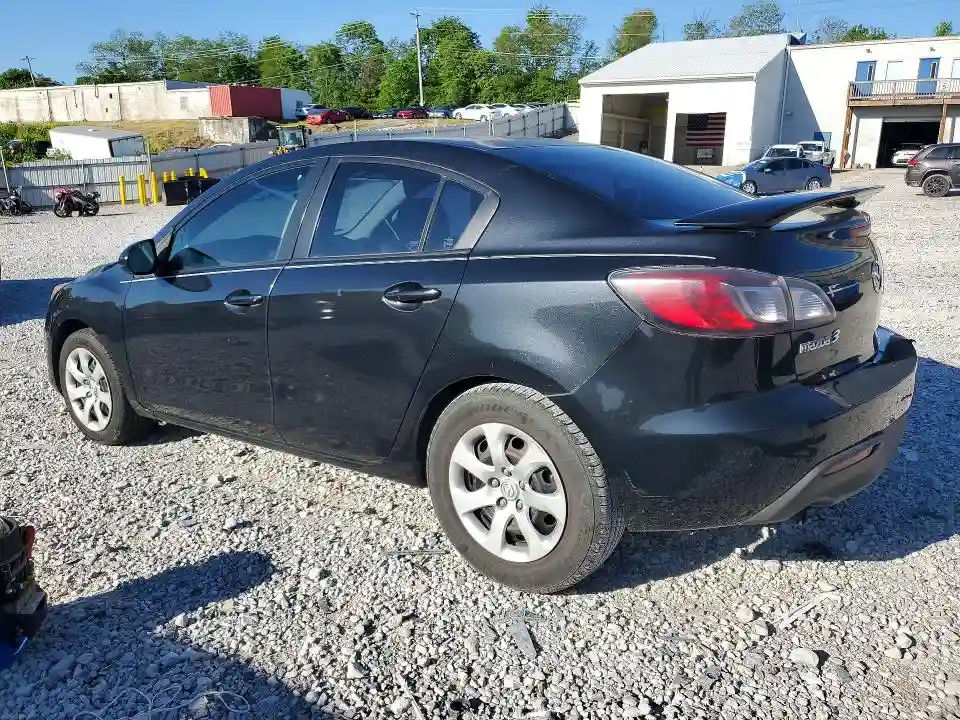 JM1BL1UFXB1413688 2011 MAZDA 3-1