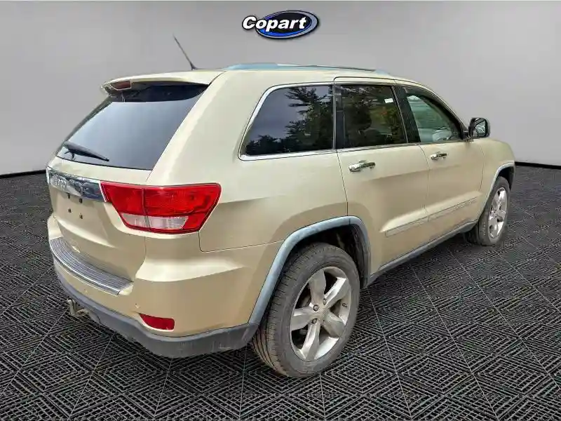 1J4RR6GT8BC605637 2011 JEEP CHEROKEE-3