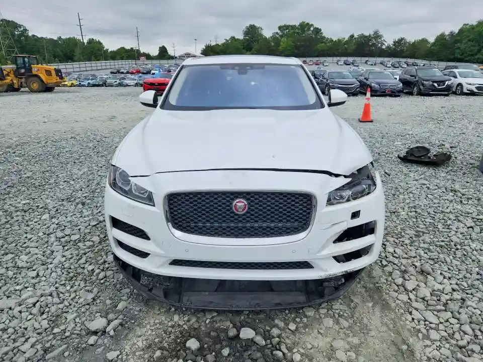 SADCK2GX8KA393219 2019 JAGUAR F-PACE-4