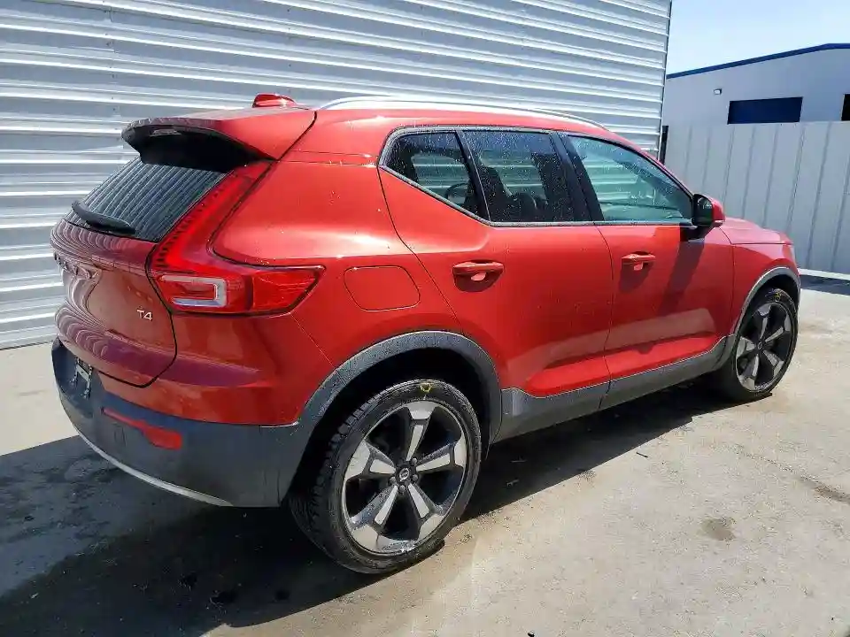 YV4AC2HKXL2233970 2020 VOLVO XC40-2