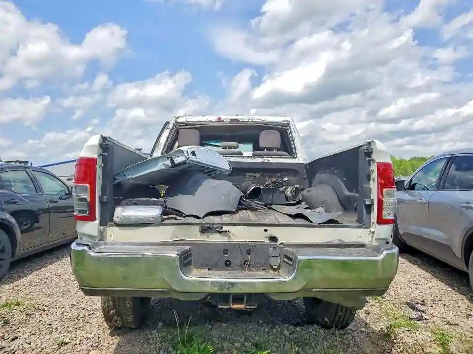 3C6UR5DL5KG632037 2019 RAM 2500-5
