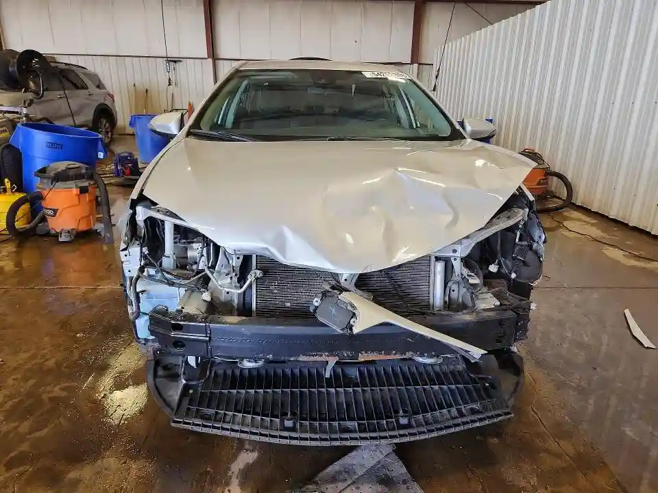 2T1BURHE7KC155882 2019 TOYOTA COROLLA-4