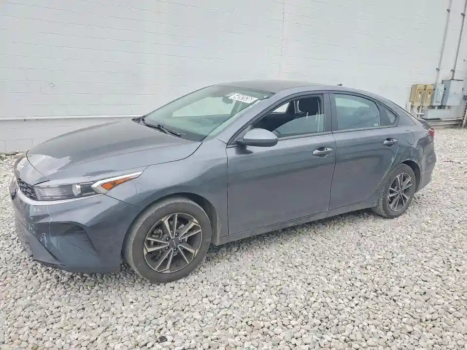 3KPF24AD1RE798865 2024 KIA FORTE LXS-0