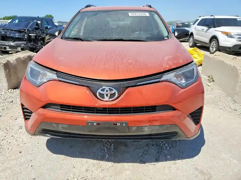 JTMBFREV1GJ085936 2016 TOYOTA RAV4-4