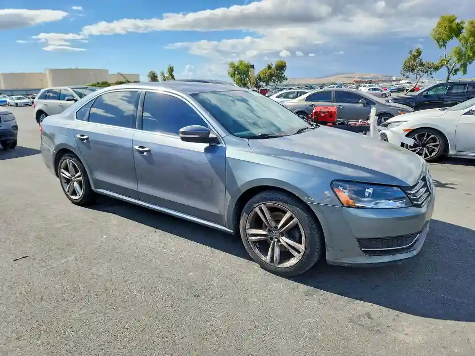1VWBT7A32EC038365 2014 VOLKSWAGEN PASSAT-3