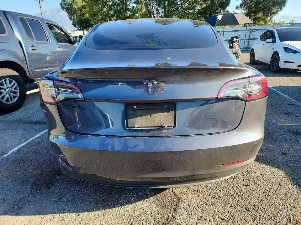 5YJ3E1EA5KF426891 2019 TESLA MODEL 3-5