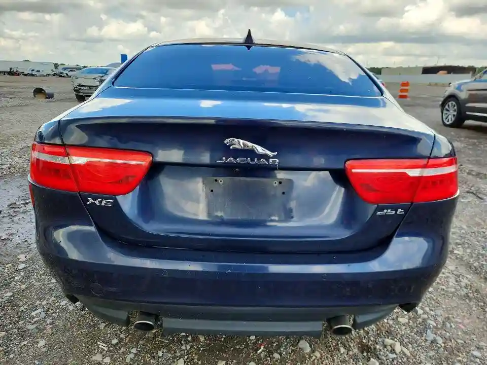 SAJAD4FX4JCP34355 2018 JAGUAR XE-5