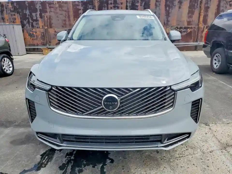 YV4M12JB7S1390857 2025 VOLVO XC90-4