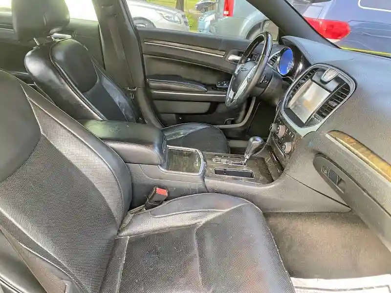 2C3CCAET1CH283820 2012 CHRYSLER 300-4