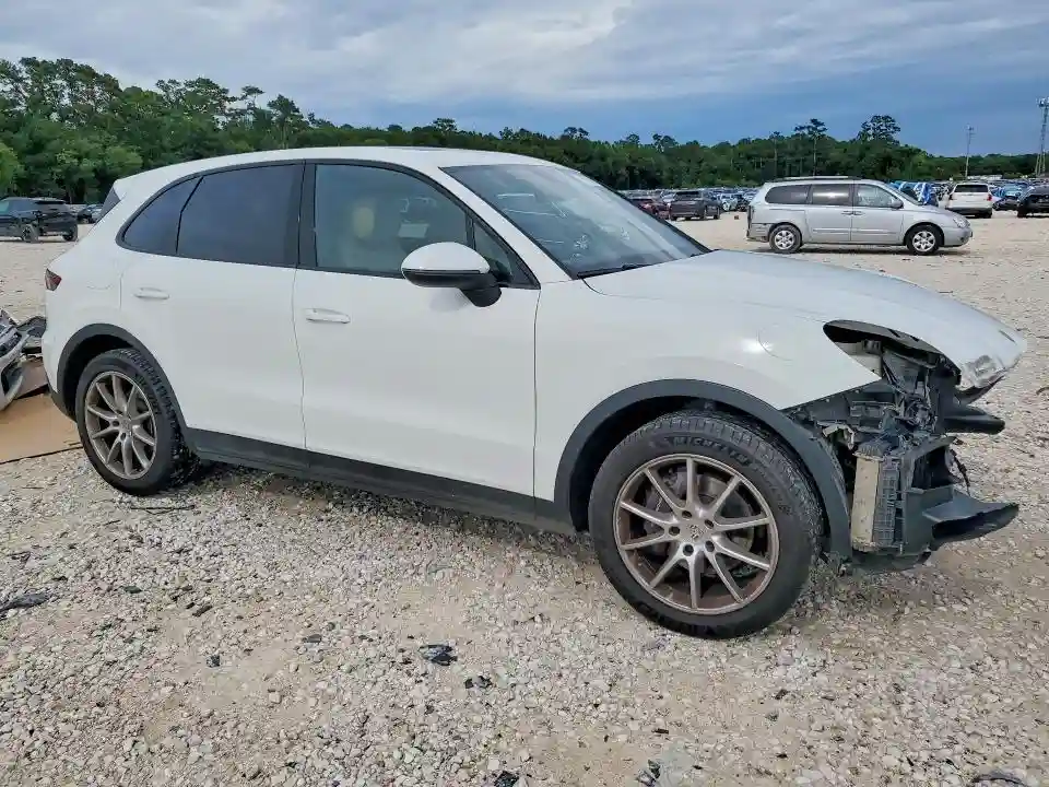 WP1AA2AY9KDA01241 2019 PORSCHE CAYENNE-3
