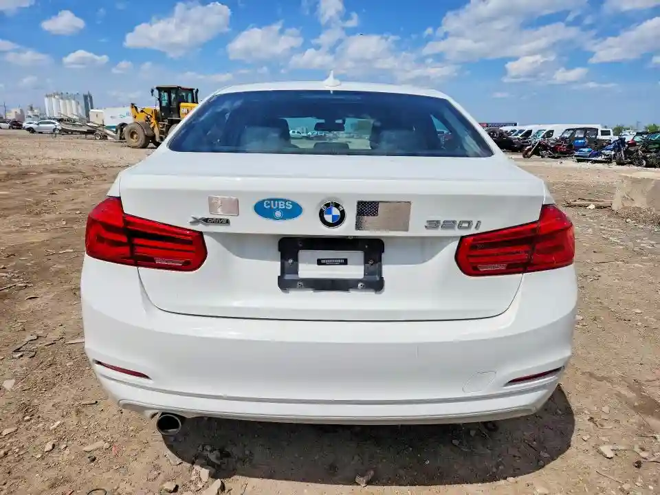 WBA8A3C57JA486923 2018 BMW 3 SERIES-5