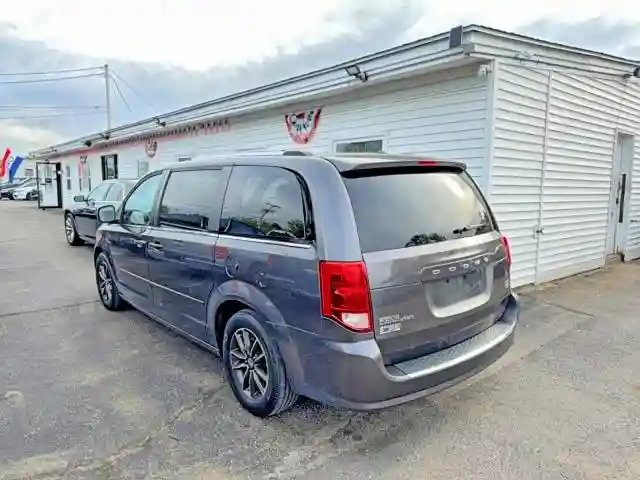 2C4RDGCGXHR573924 2017 DODGE CARAVAN-2
