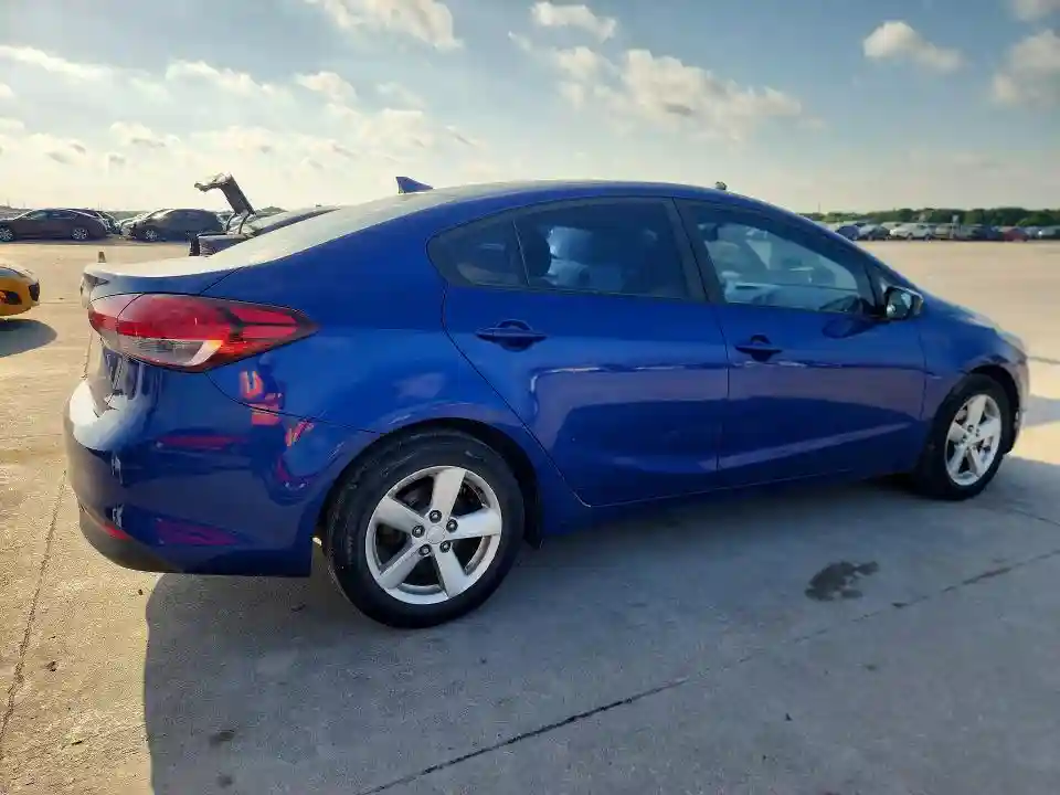 3KPFL4A75HE072965 2017 KIA FORTE-2