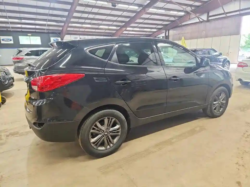 KM8JTCAF7FU076697 2015 HYUNDAI TUCSON-2