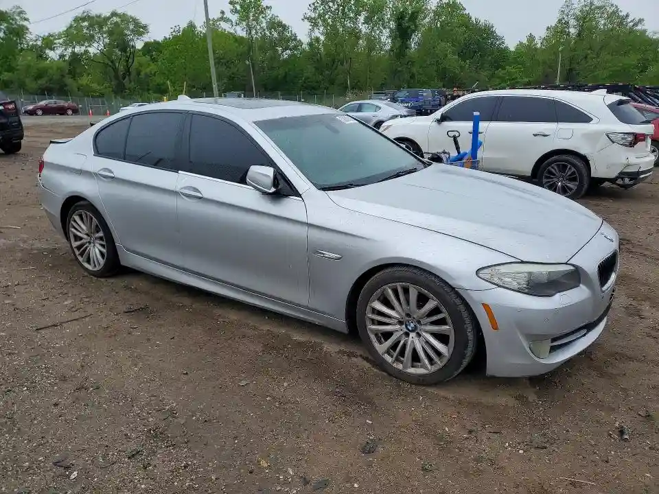 WBAFR1C5XBC743471 2011 BMW 5 SERIES-3