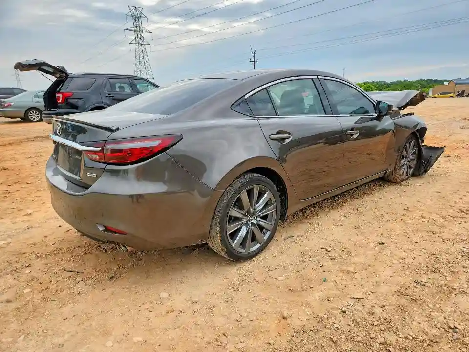 JM1GL1VM0J1308689 2018 MAZDA 6-2