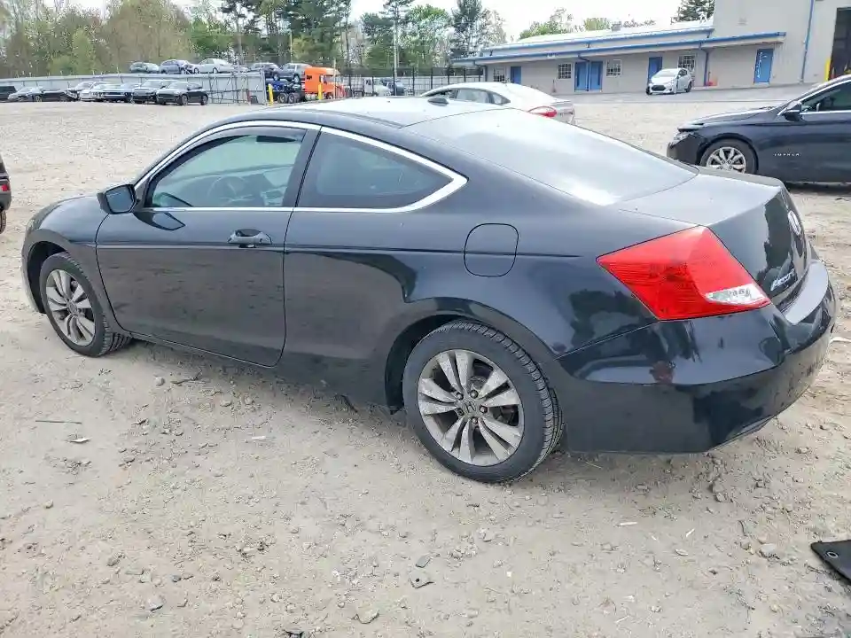 1HGCS1B80BA005245 2011 HONDA ACCORD-1
