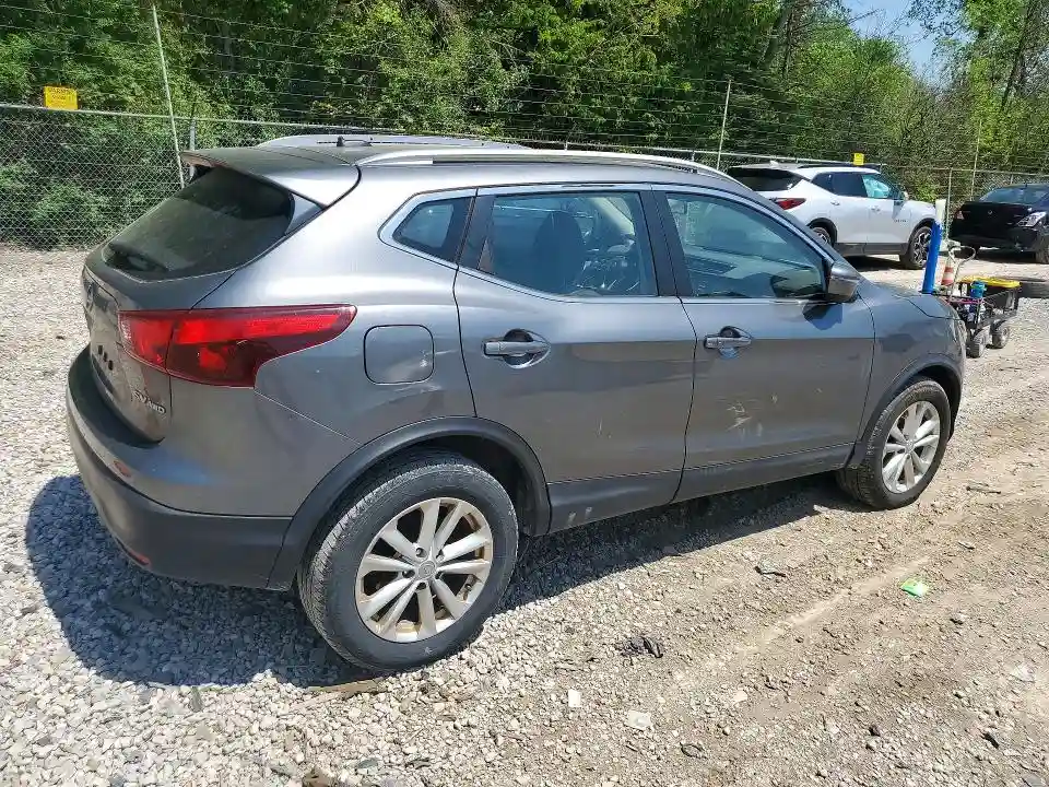 JN1BJ1CR9JW250392 2018 NISSAN ROGUE-2