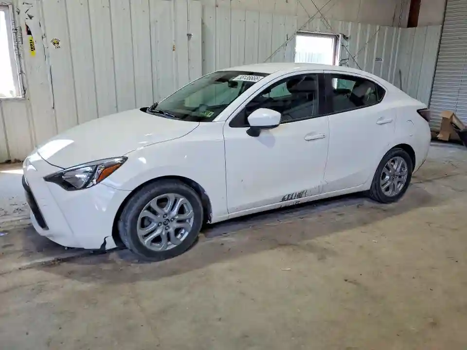 3MYDLBYV7JY304844 2018 TOYOTA YARIS-0