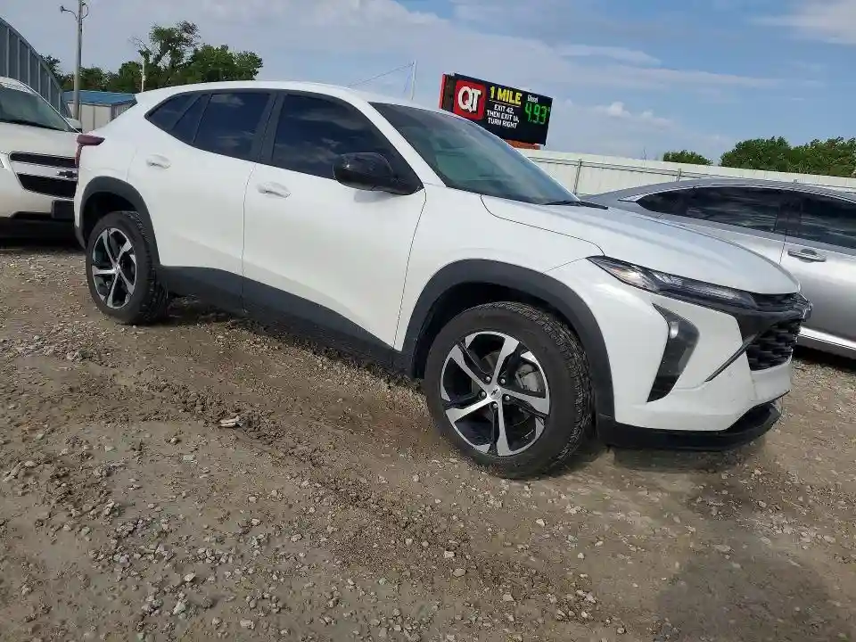 KL77LGE21RC143928 2024 CHEVROLET TRAX-3