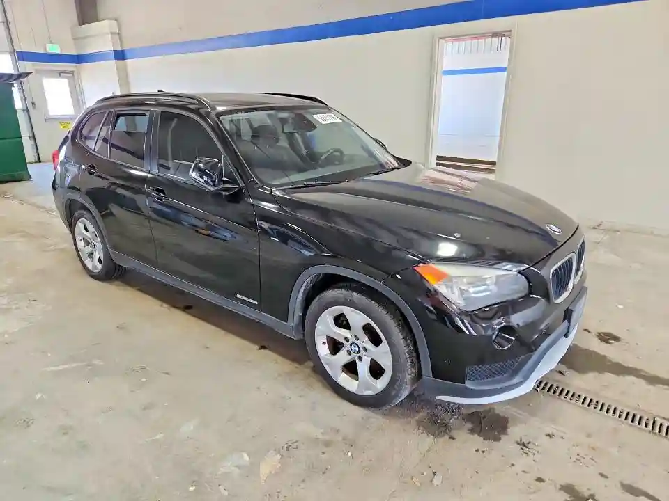 WBAVM1C50FV317499 2015 BMW X1-3
