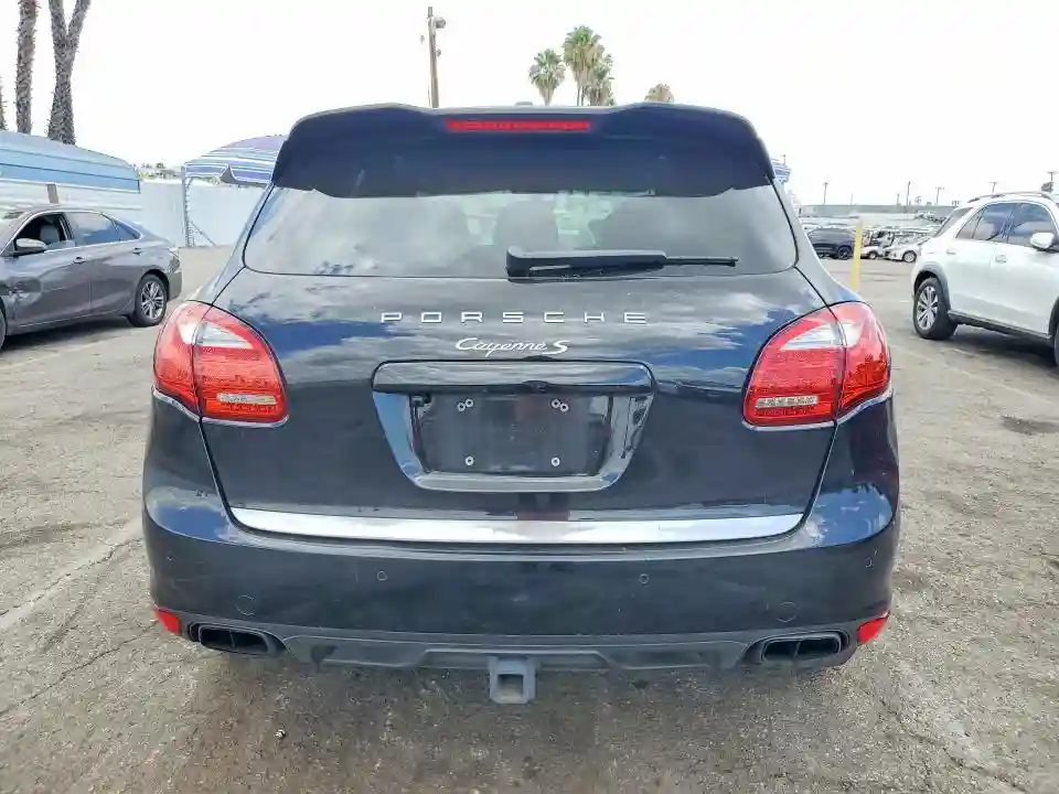 WP1AB2A23BLA42740 2011 PORSCHE CAYENNE-5