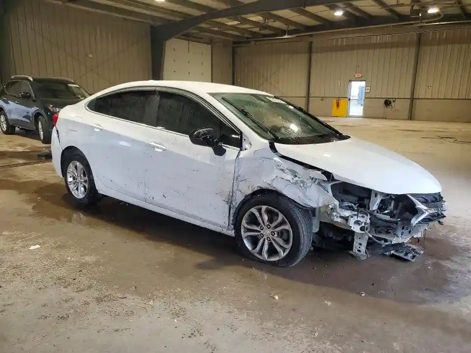 1G1BE5SM8K7119876 2019 CHEVROLET CRUZE-3