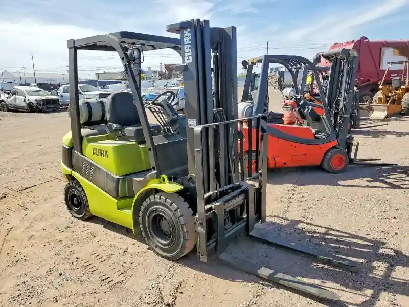 V4700609867KF 2013 CLARK FORKLIFT-0