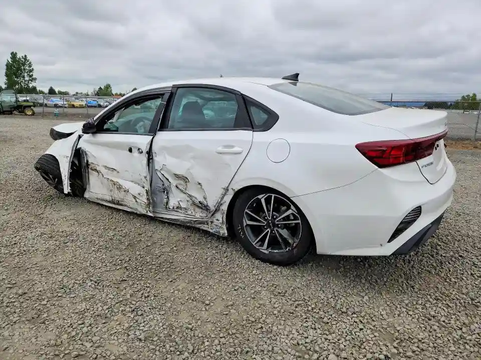 3KPF24AD8PE650872 2023 KIA FORTE LXS-1