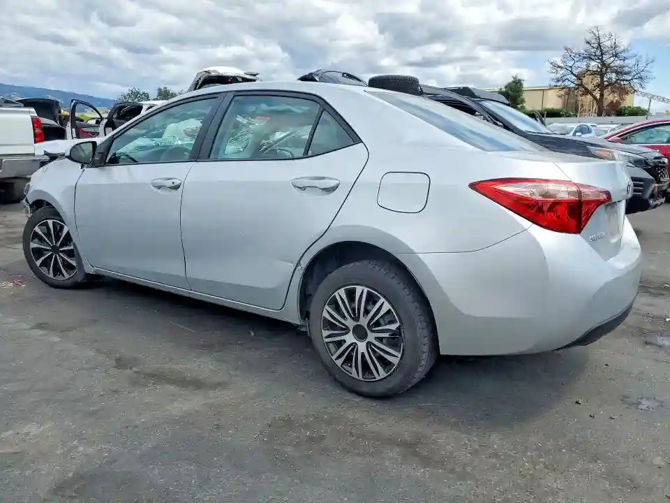 2T1BURHE0JC020905 2018 TOYOTA COROLLA-1
