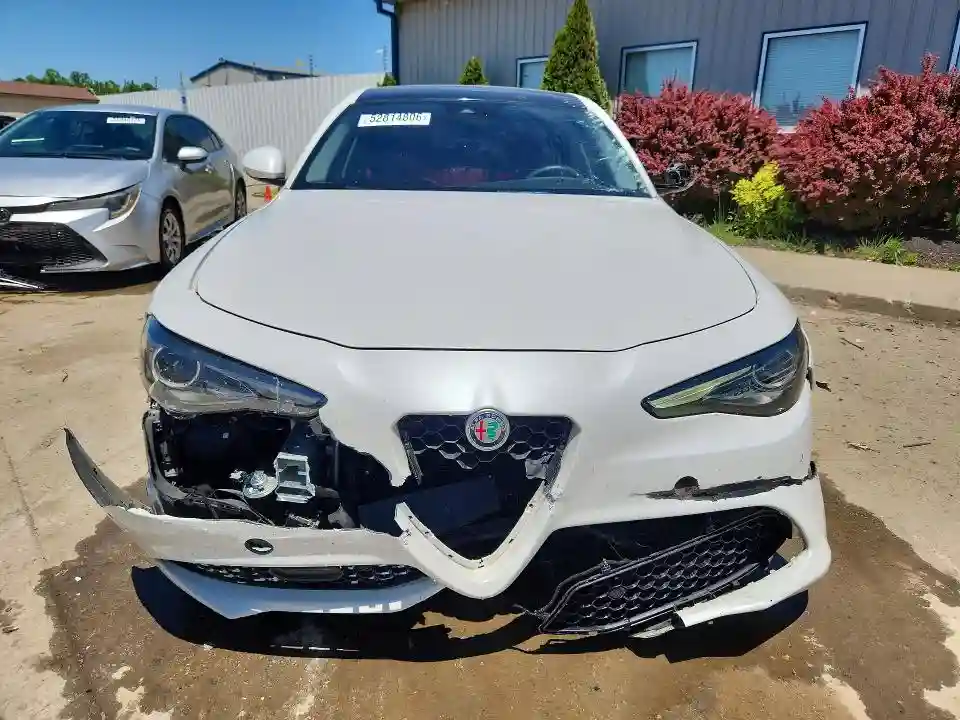 ZARFAEEN5H7560324 2017 ALFA ROMEO GIULIA-4