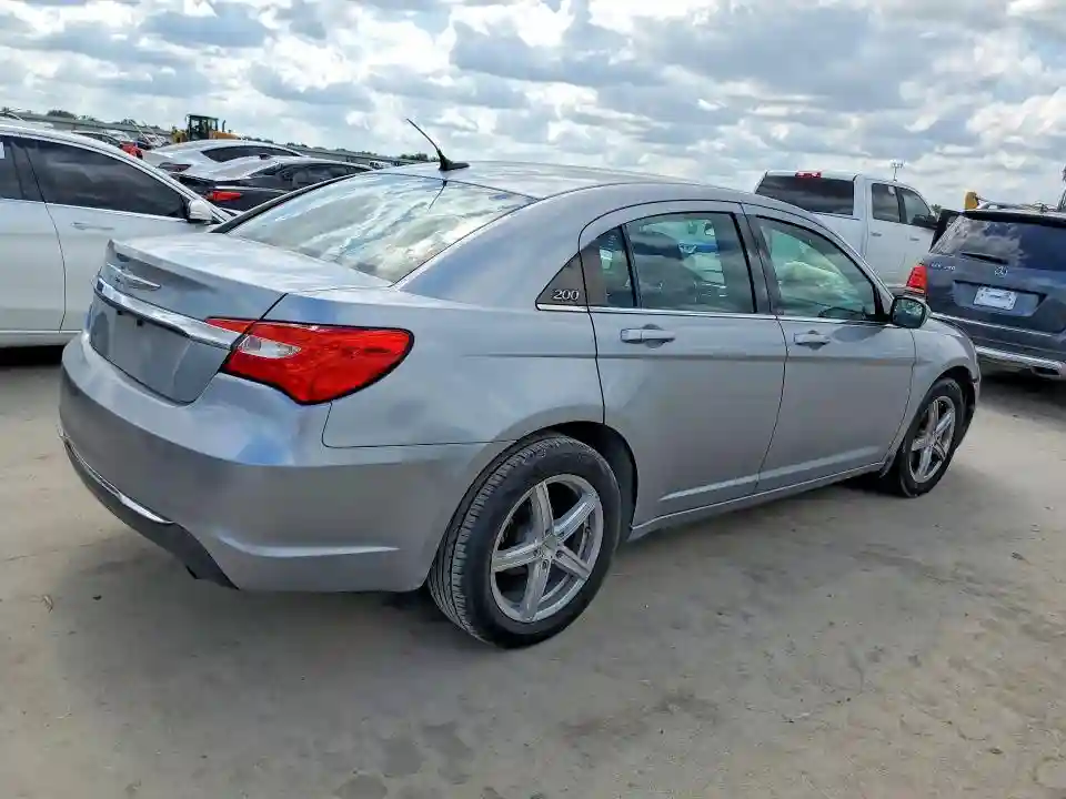 1C3CCBAB9EN211986 2014 CHRYSLER 200-2