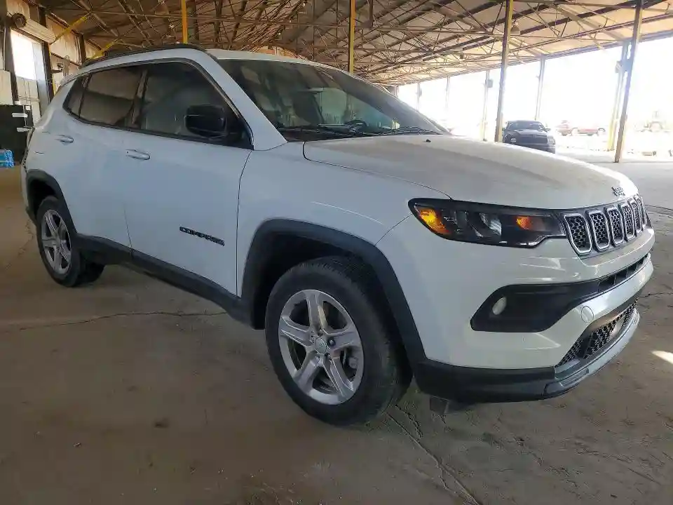 3C4NJDBN1PT560822 2023 JEEP COMPASS-3