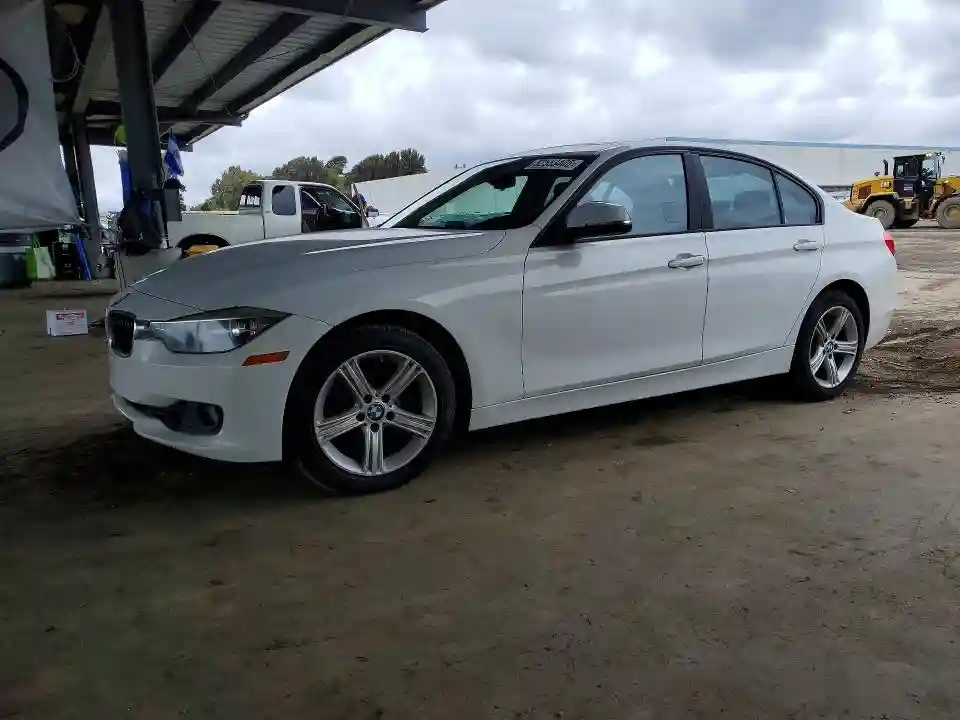 WBA3C1G54DNR46880 2013 BMW 3 SERIES-0